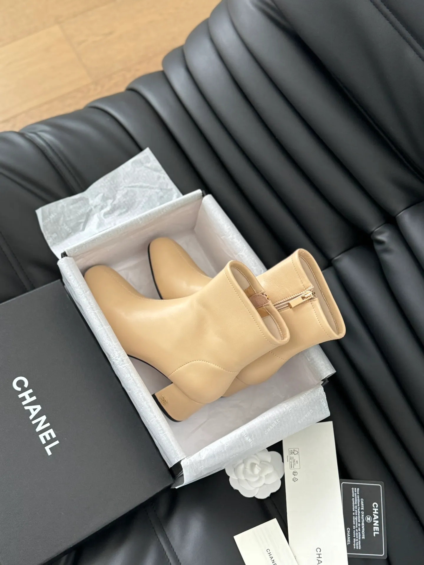 👟👟Ex-factory price 640👟👟 Purchasing-grade Chanel classic new stretch boots series! The leather texture is super good, and the upper is delicate ~ Calfskin upper, sheepskin lining, original outsole! Size:35-39 Other sizes are determined